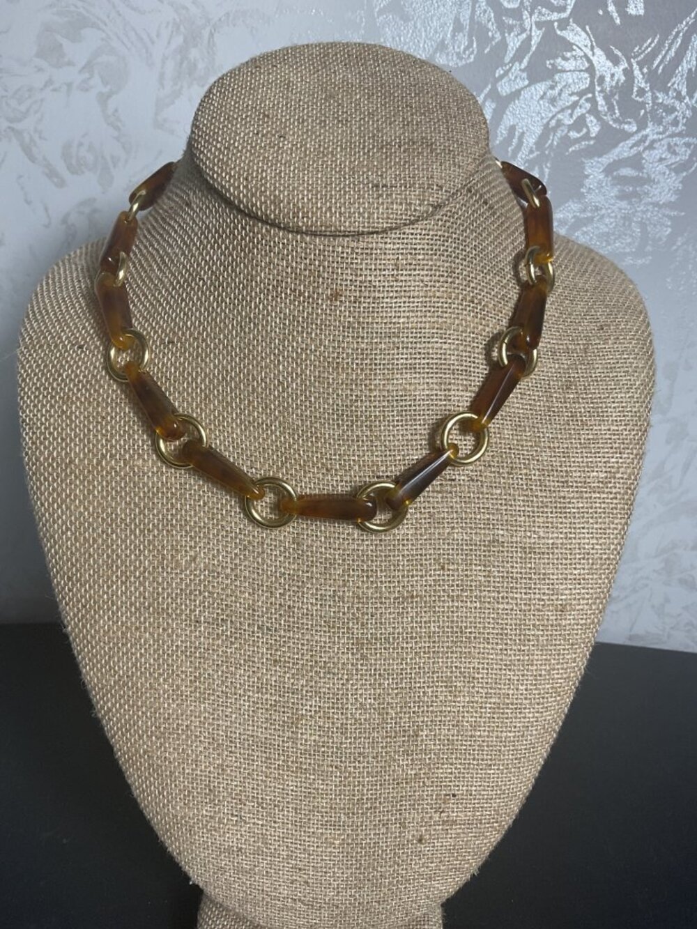 Vintage Tortoiseshell Chain Link Necklace Gold Tone Acrylic Chunky Retro Stateme